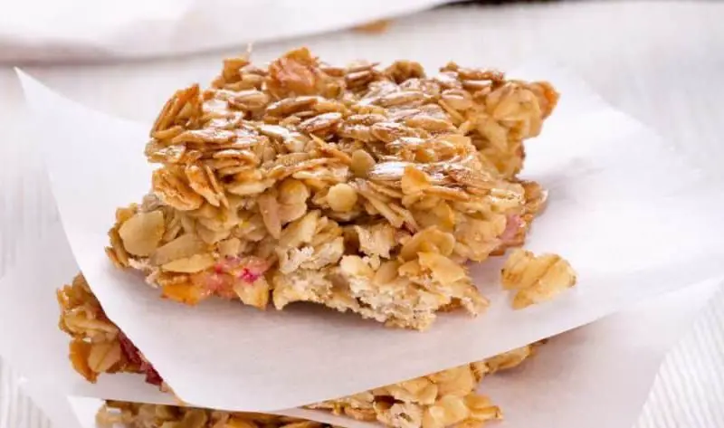 Nigella Rhubarb Flapjacks