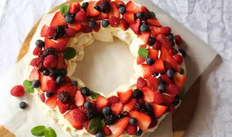 Mary Berry Pavlova Wreath